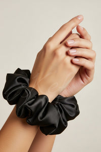 Silk Scrunchie - Black